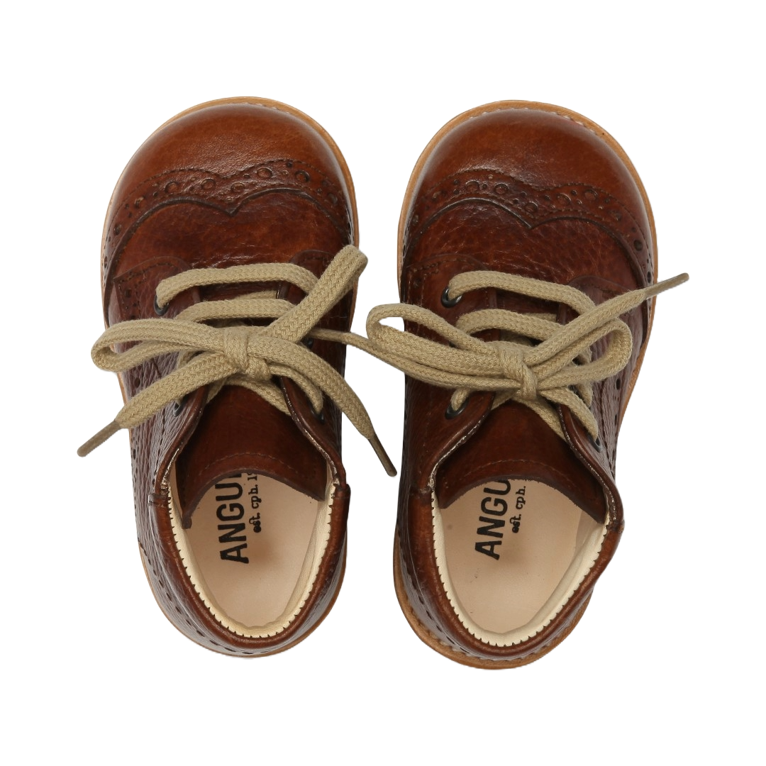 Klassisk snøresko med brogue detaljer