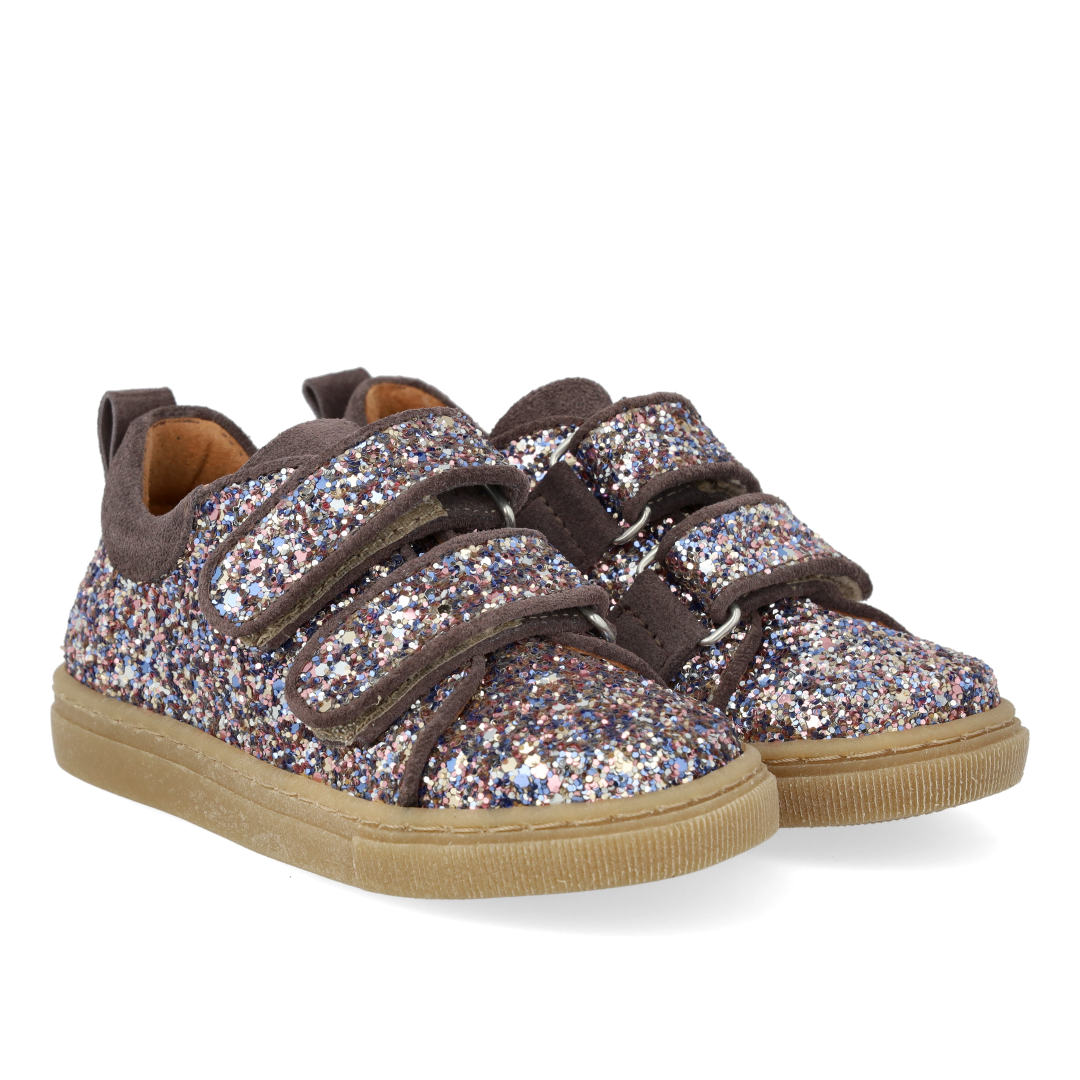 Funklende glitter-sneaker med ruskindskanter