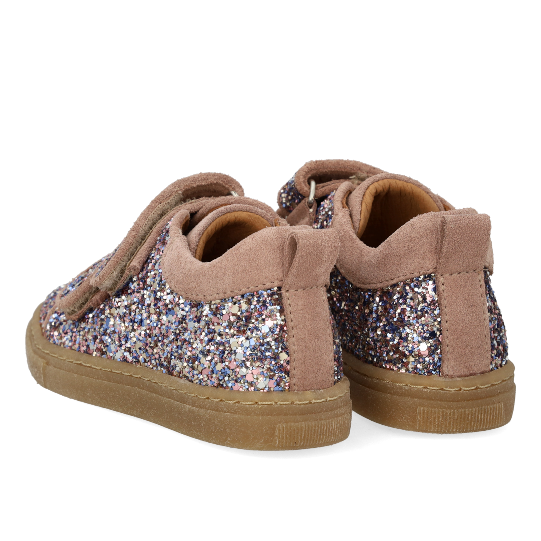 Funklende glitter-sneaker med ruskindskanter