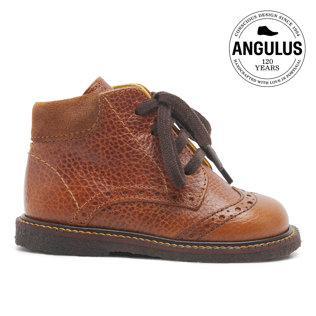 Klassisk snøresko med brogue detaljer