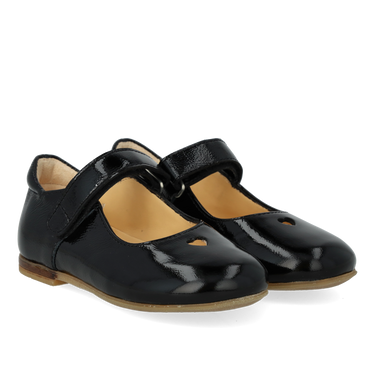 Ballerina med udstandset hjertemotiv