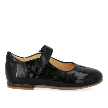 Ballerina med udstandset hjertemotiv