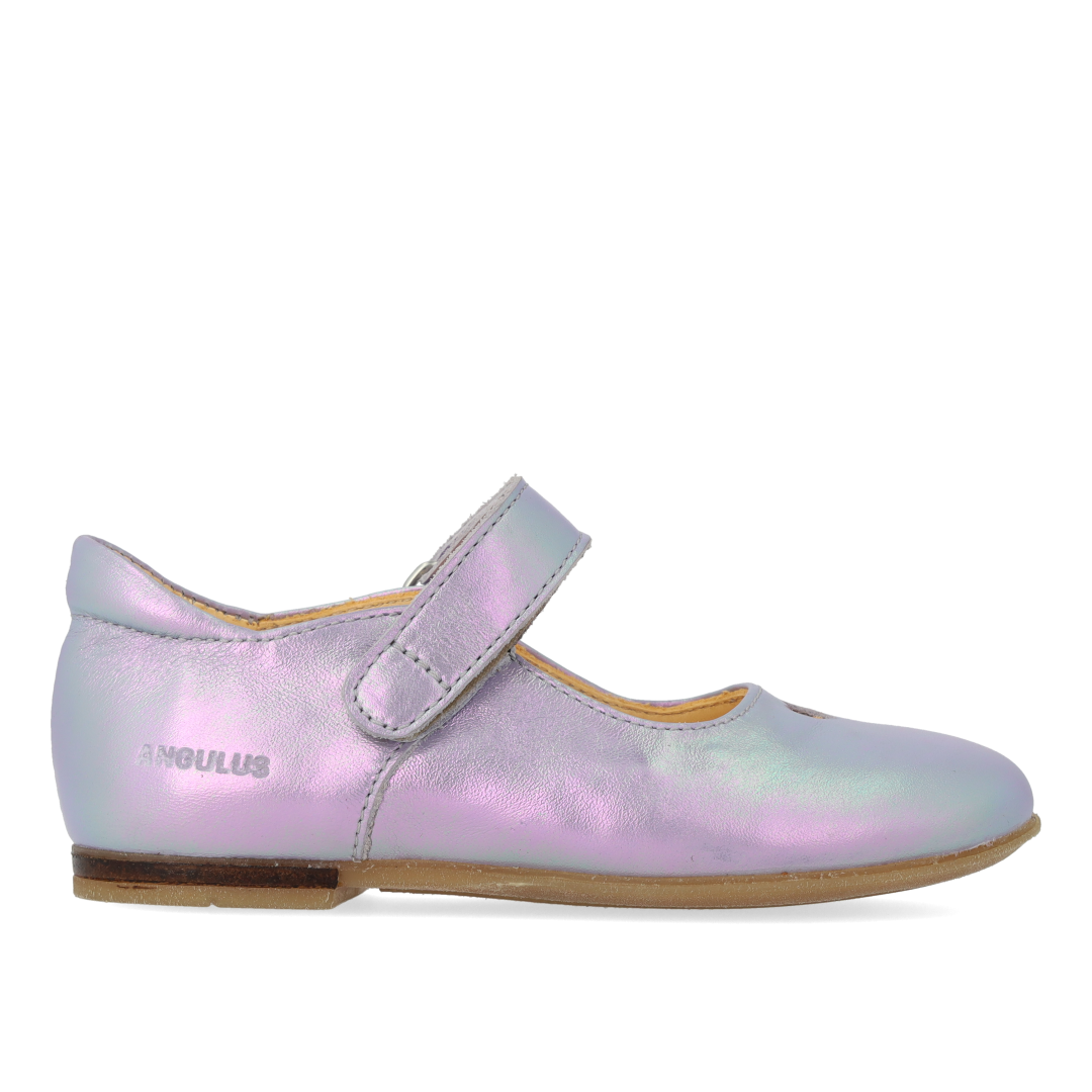 Ballerina med udstandset hjertemotiv