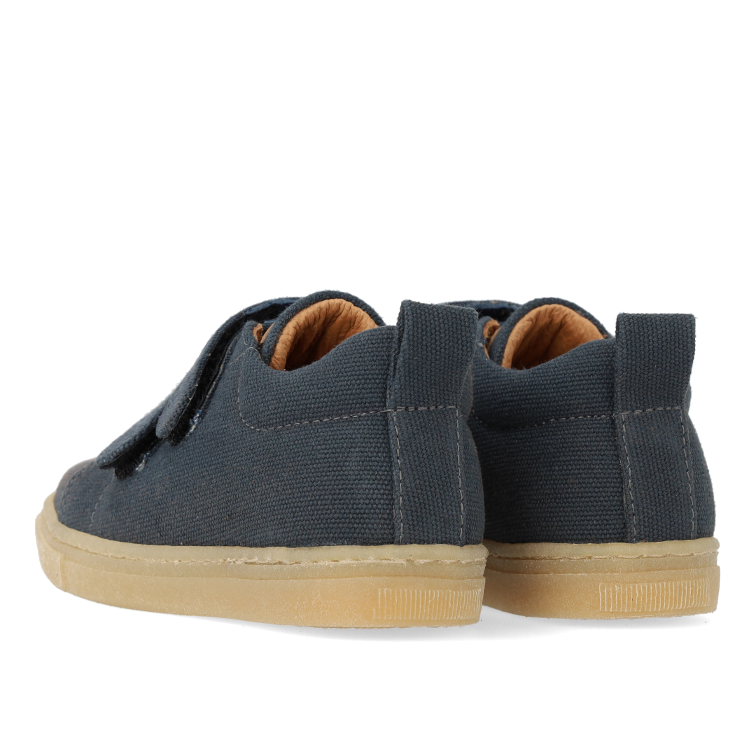 Klassisk sneaker i recycled bomuldskanvas