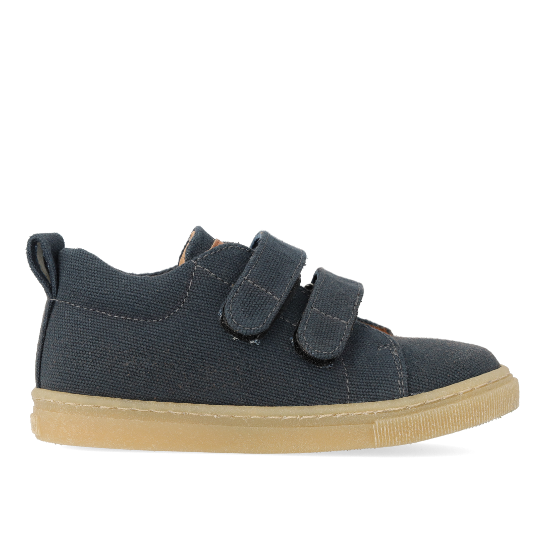 Klassisk sneaker i recycled bomuldskanvas