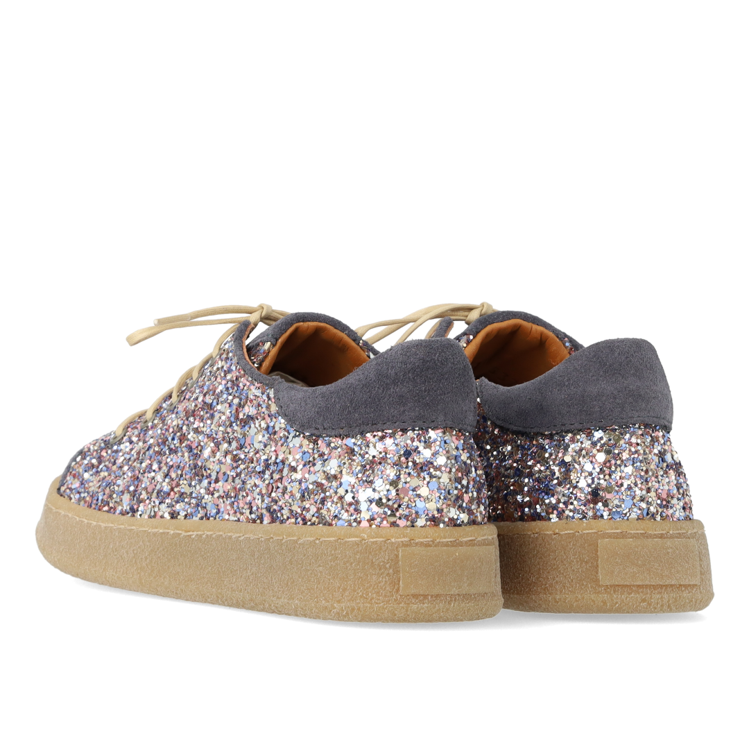 Sneaker i funklende glitter