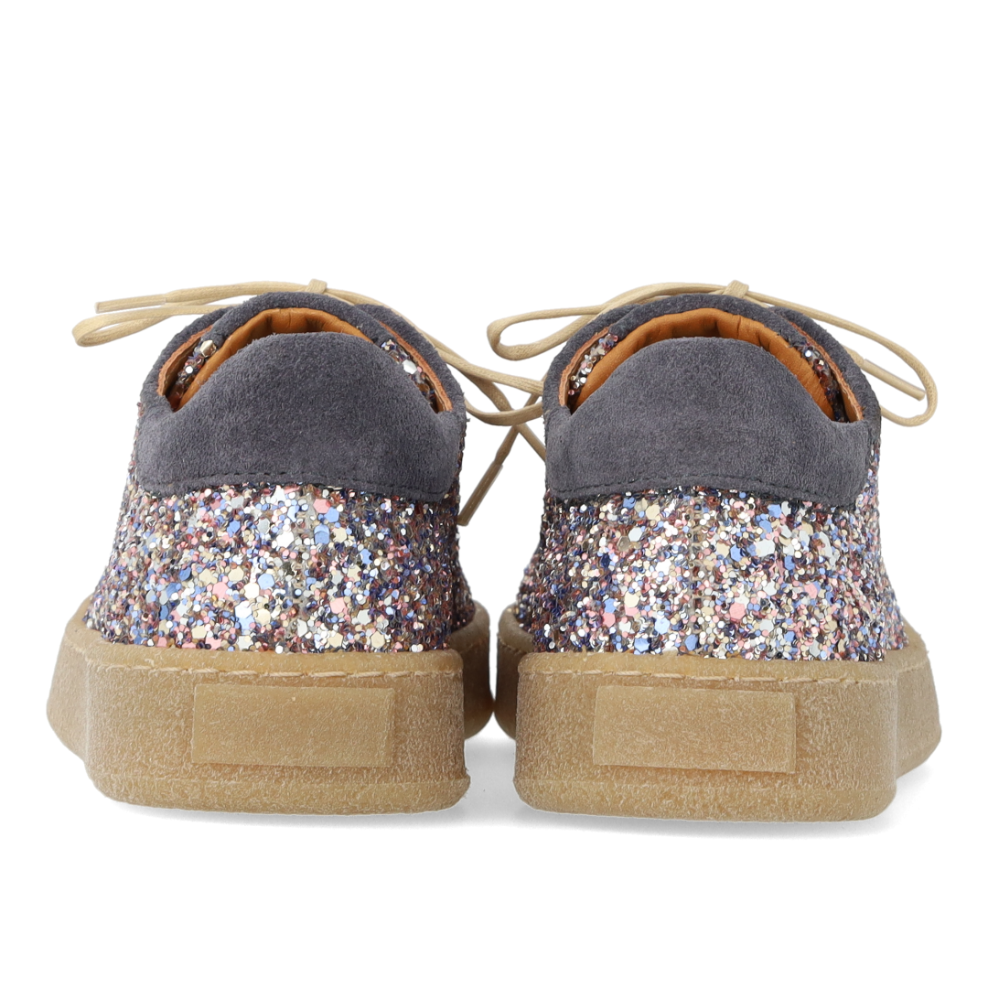 Sneaker i funklende glitter