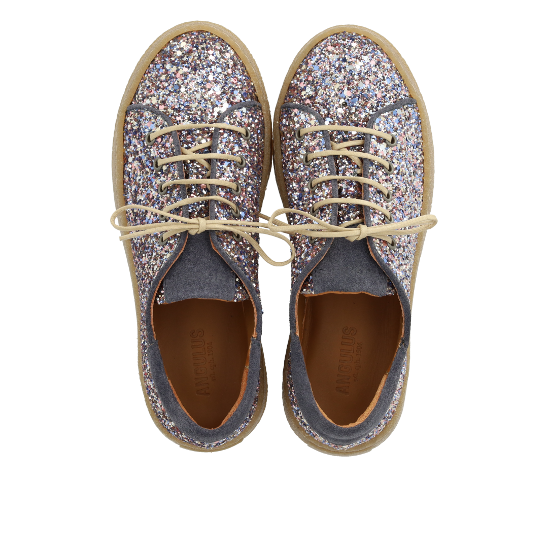 Sneaker i funklende glitter