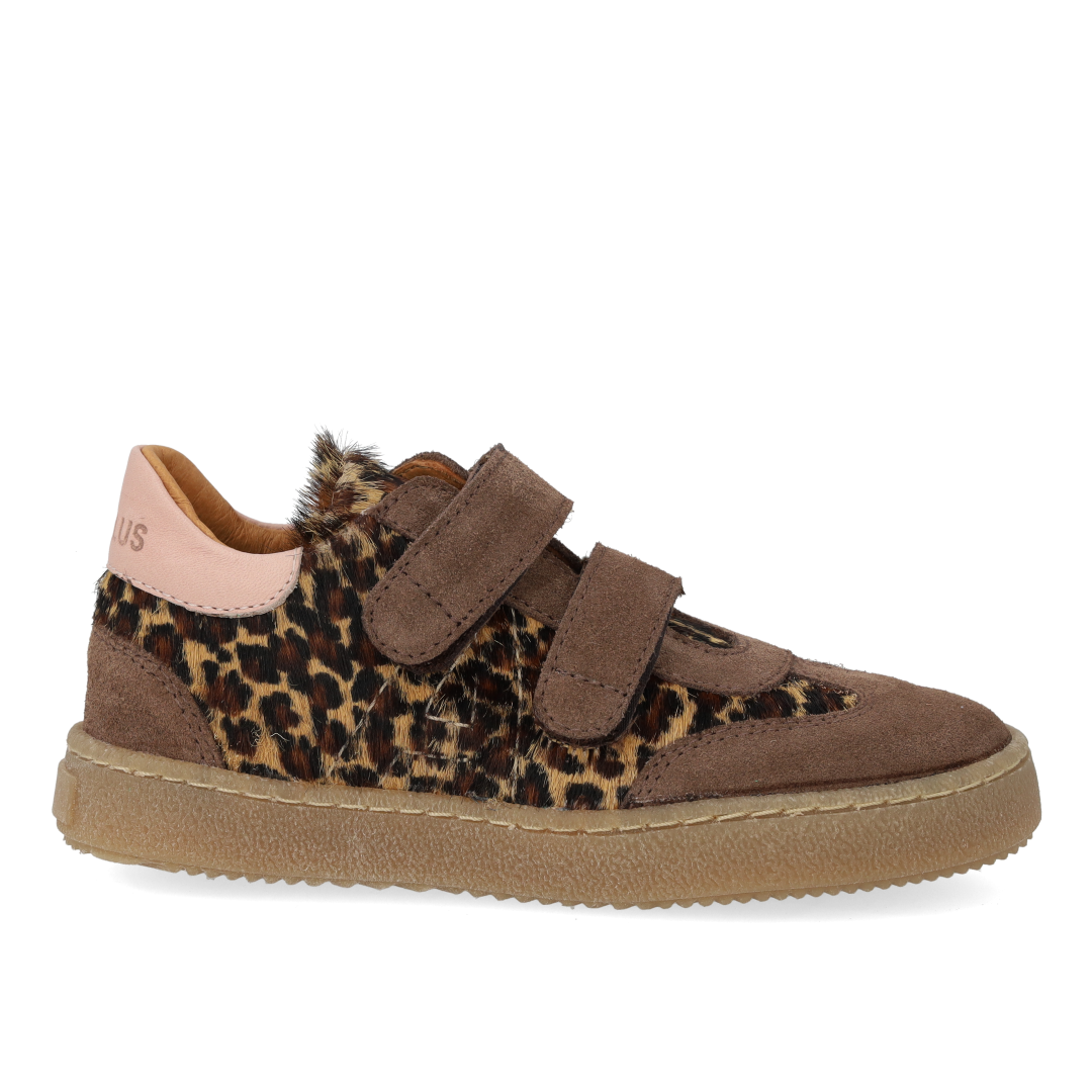 Court style sneaker med pony