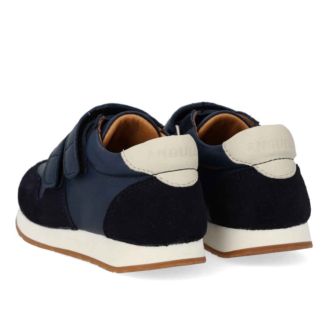 Sporty sneaker