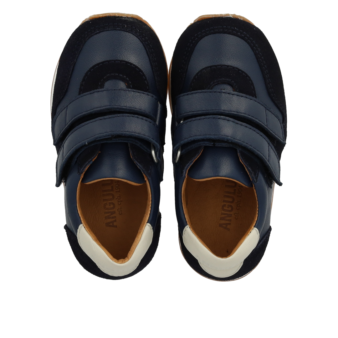 Sporty sneaker