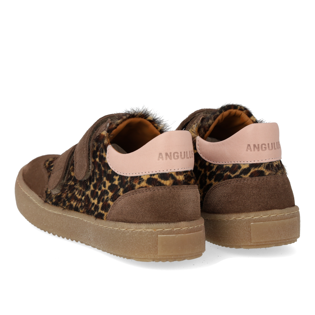 Court style sneaker med pony