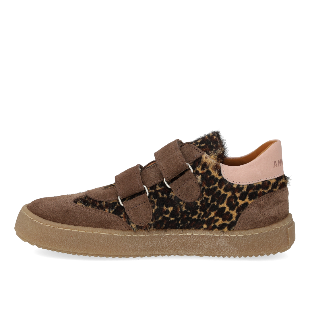 Court style sneaker med pony