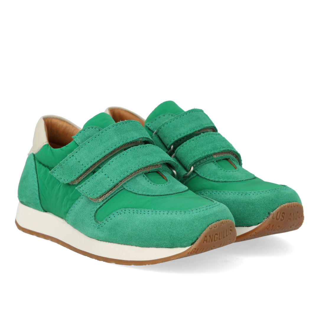 Running style sneaker