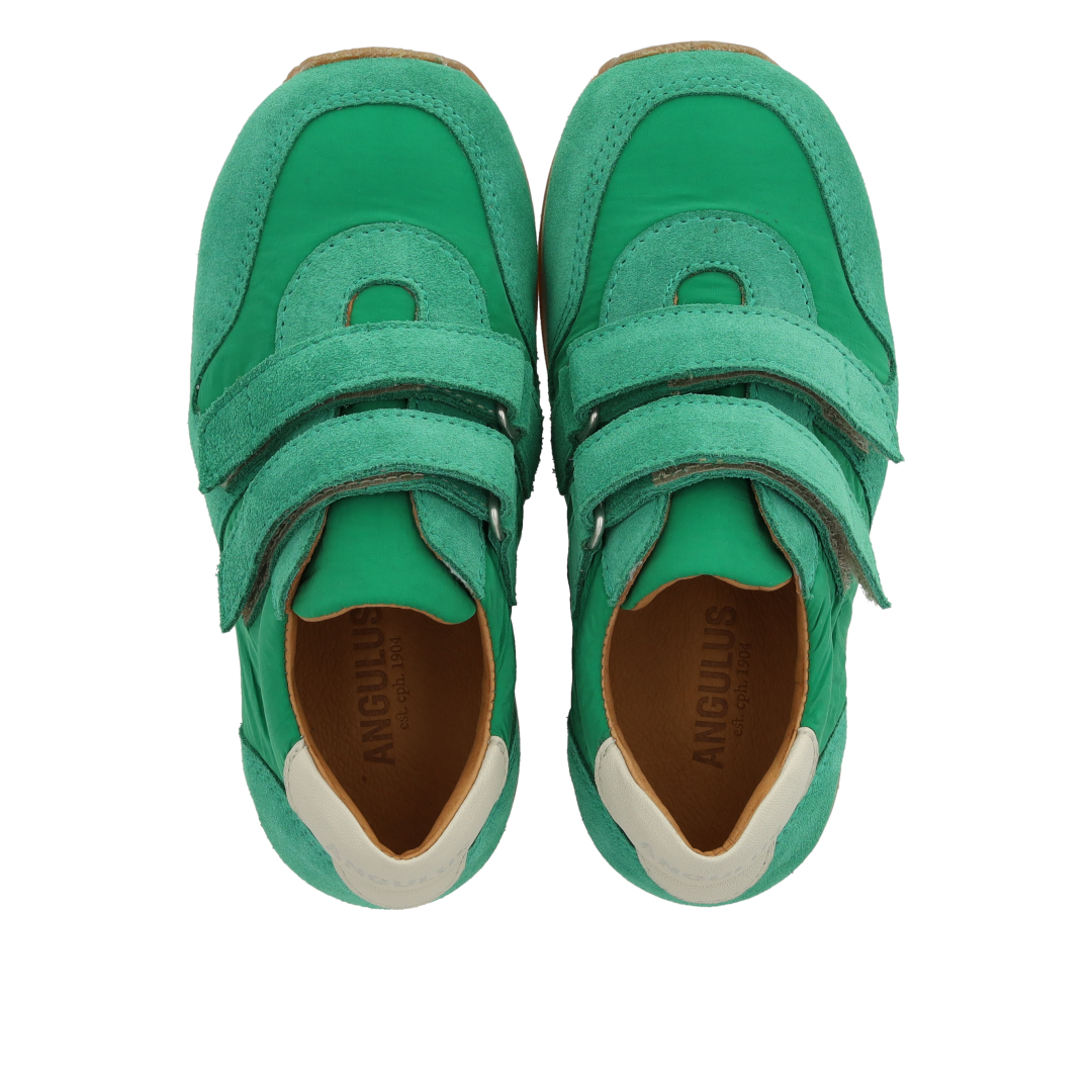 Running style sneaker