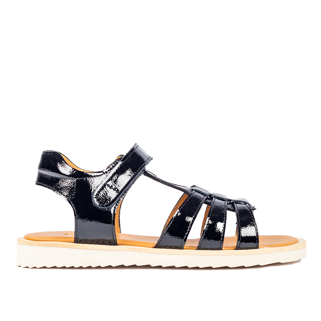 Sandal med T-rem og velcrolukning