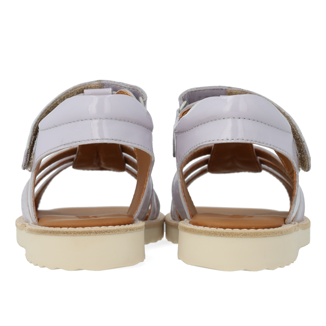 Sandal med T-rem og velcrolukning