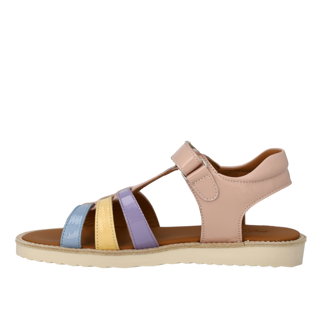 Sandal med T-rem og velcrolukning