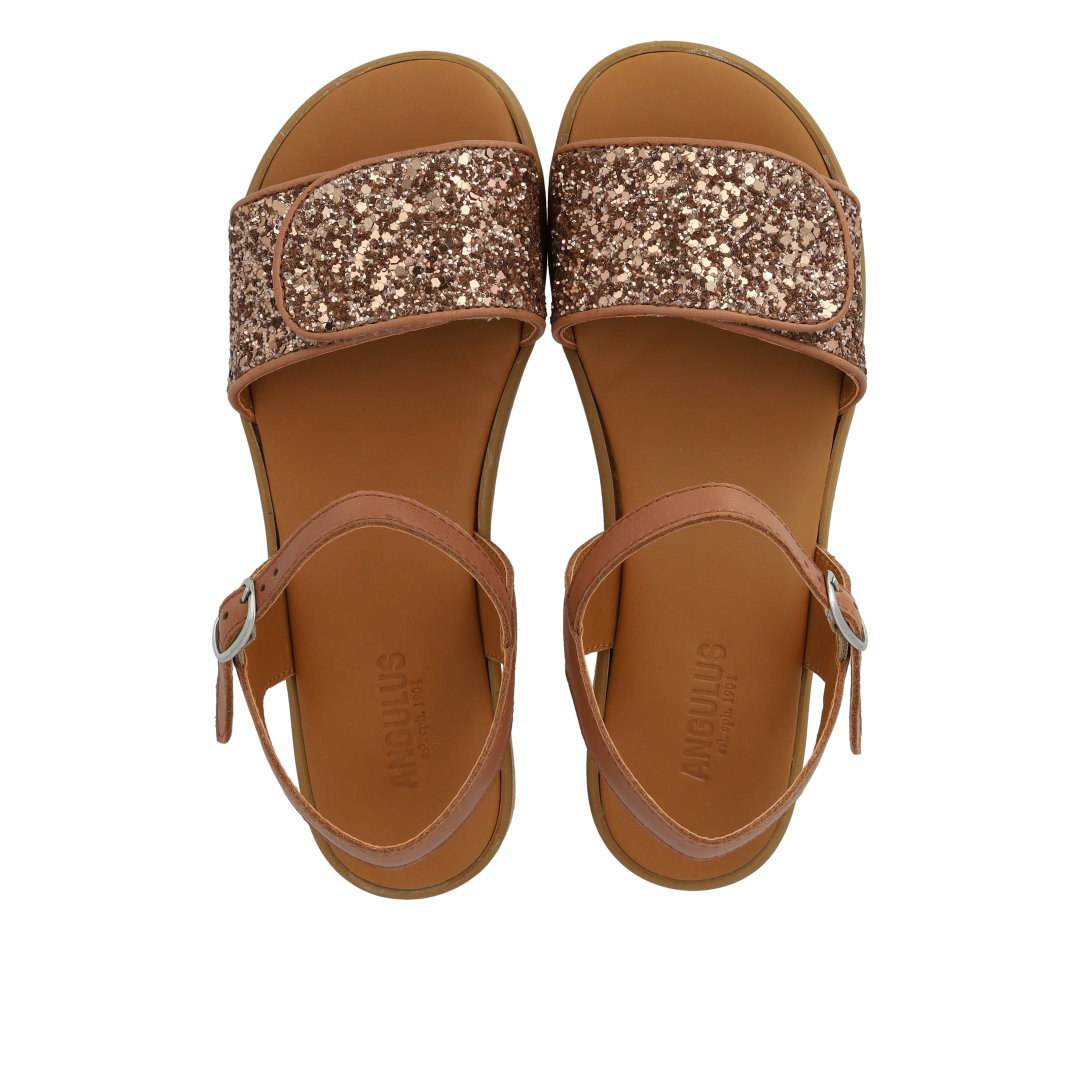 Glittersandal med spænde og velcrolukning