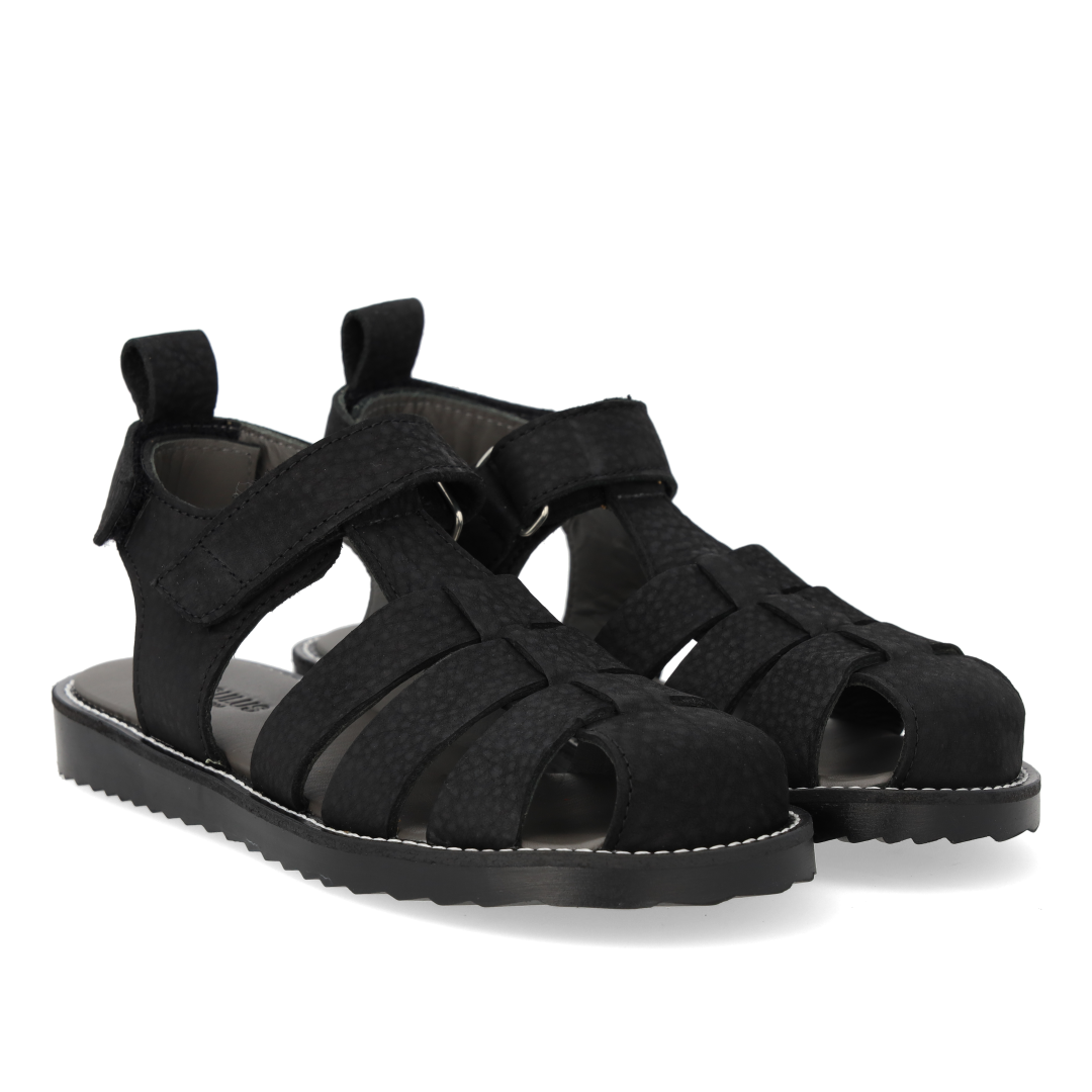 Sandal med lukket tå og dobbelt velcro