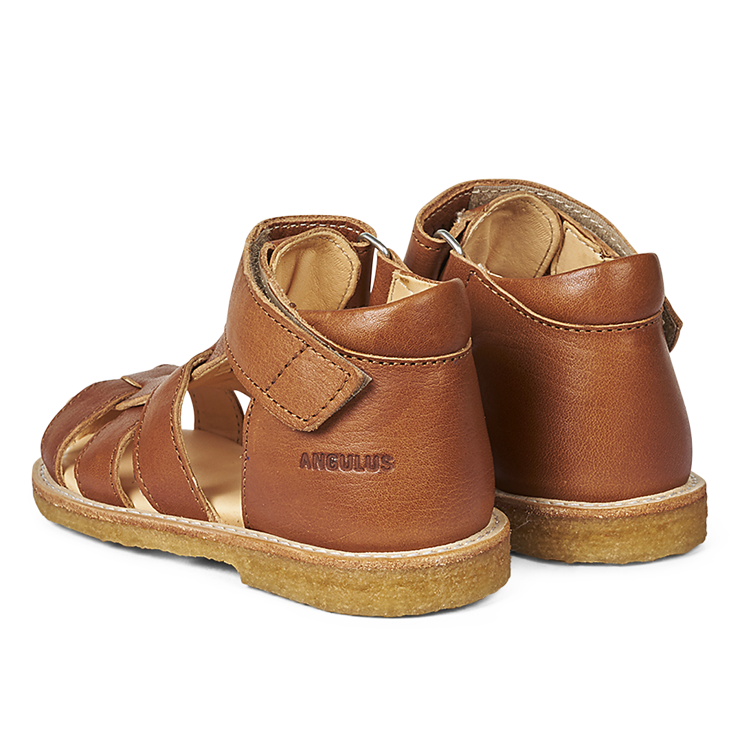 Begynder sandal med velcrolukning