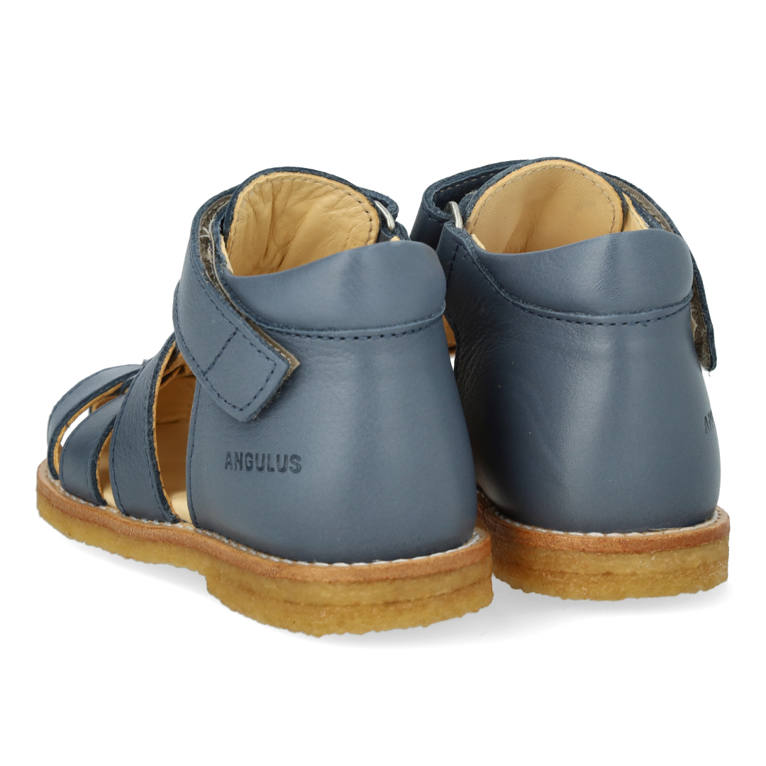Begynder sandal med velcrolukning
