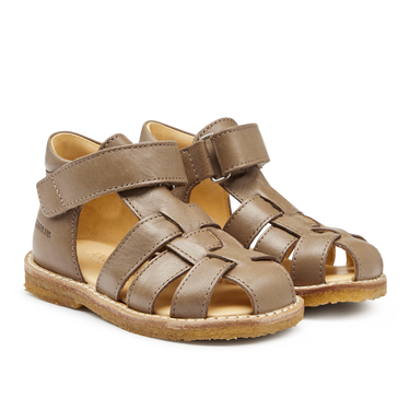 Begynder sandal med velcrolukning