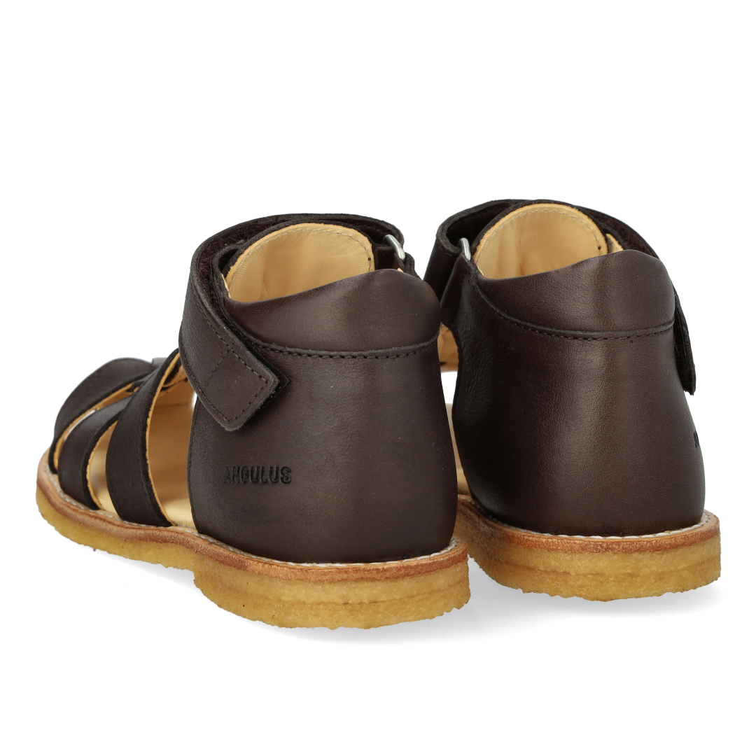 Begynder sandal med velcrolukning