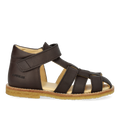 Begynder sandal med velcrolukning