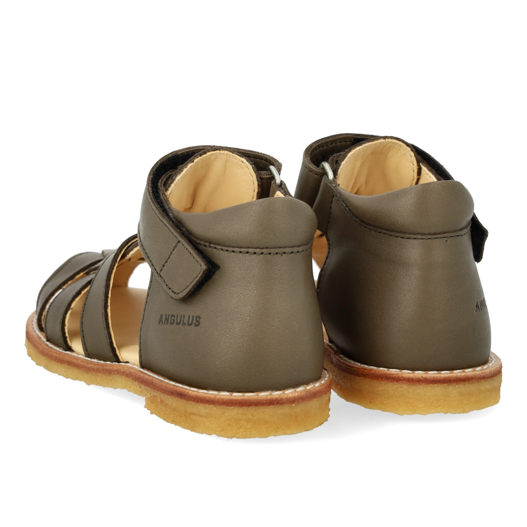 Begynder sandal med velcrolukning