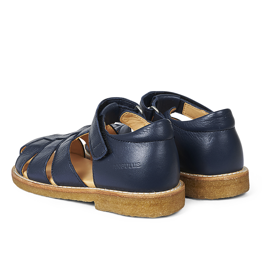 Sandal med justerbar velcrolukning