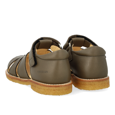 Sandal med justerbar velcrolukning