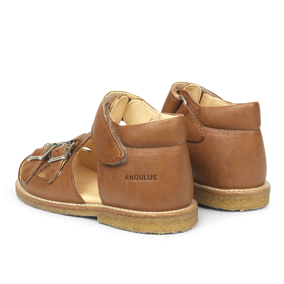 Afdeling frynser Arv ANGULUS 5213-101 Begynder sandal med velcro og spænder - BROWN