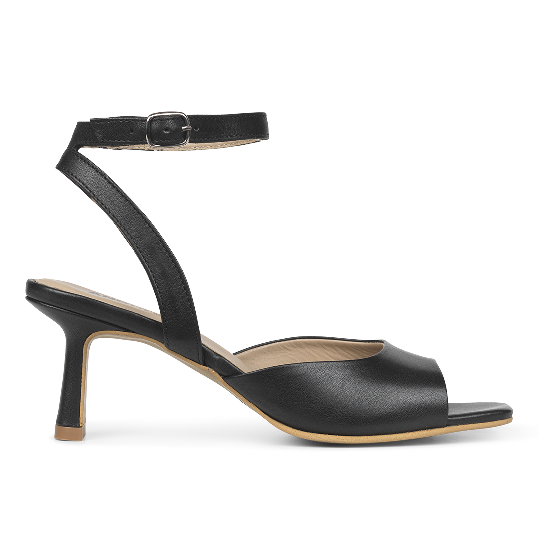 Sandal med hæl