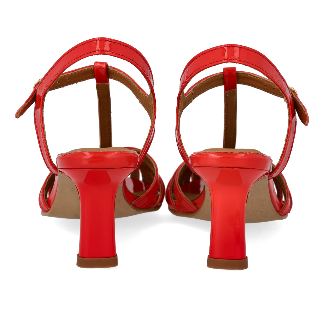Højhælet sandal med smuk organisk frontdetalje