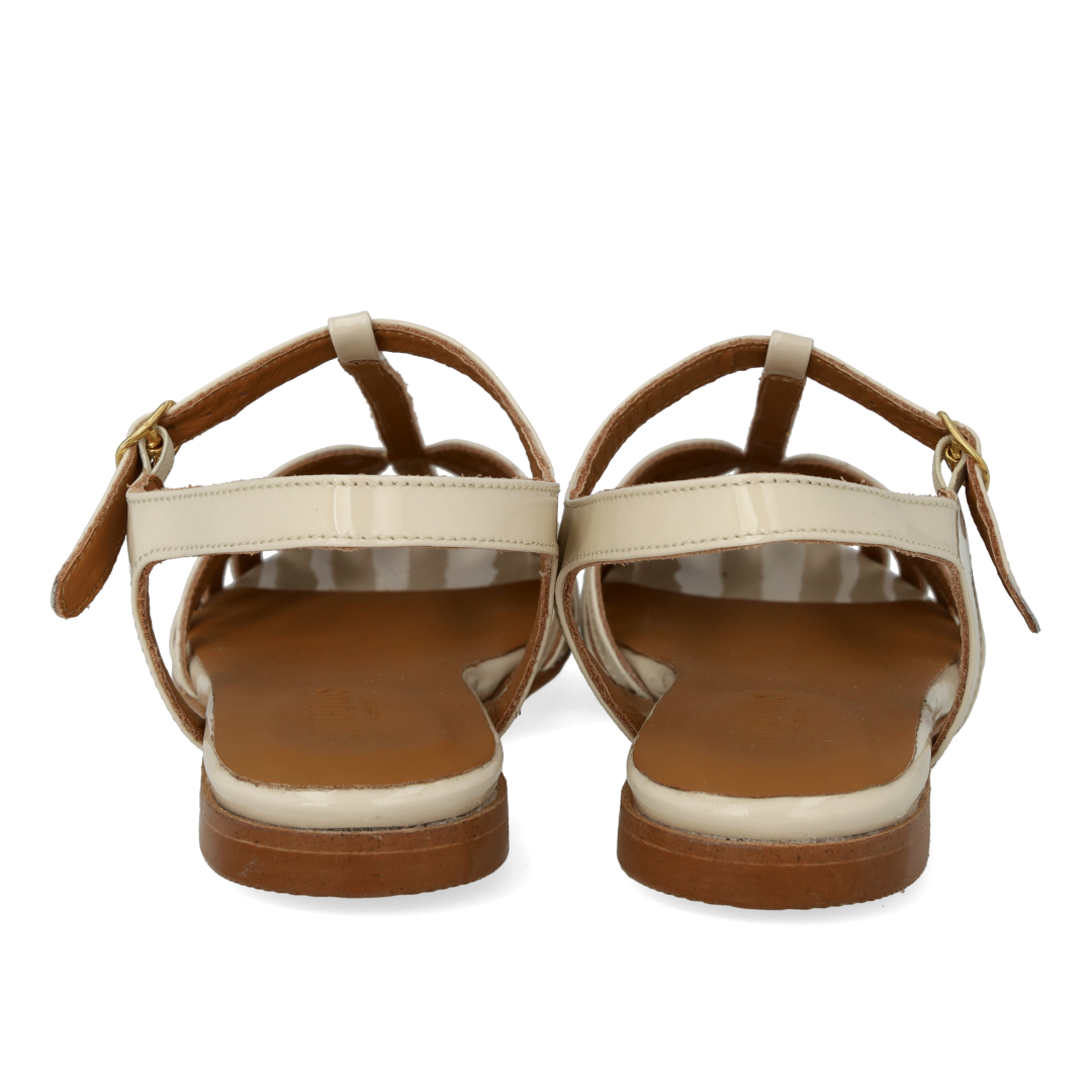 Flad sandal med smuk organisk frontdetalje