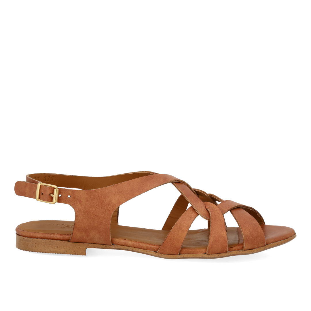 Sandal med remdetaljer