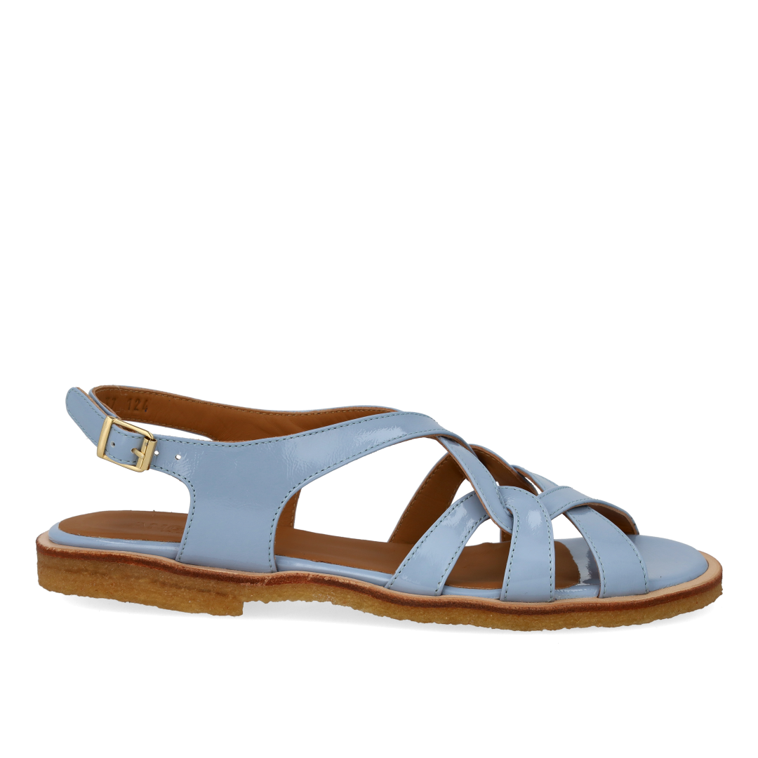Sandal med remdetaljer