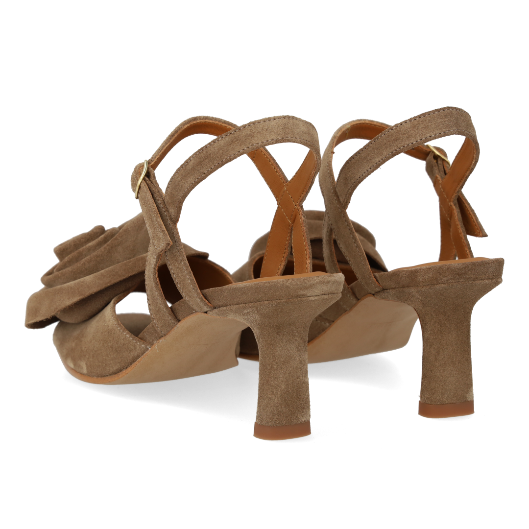 Højhælet Sandal med voluminøs rosedetalje