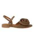 Sandal med voluminøs rosedetalje