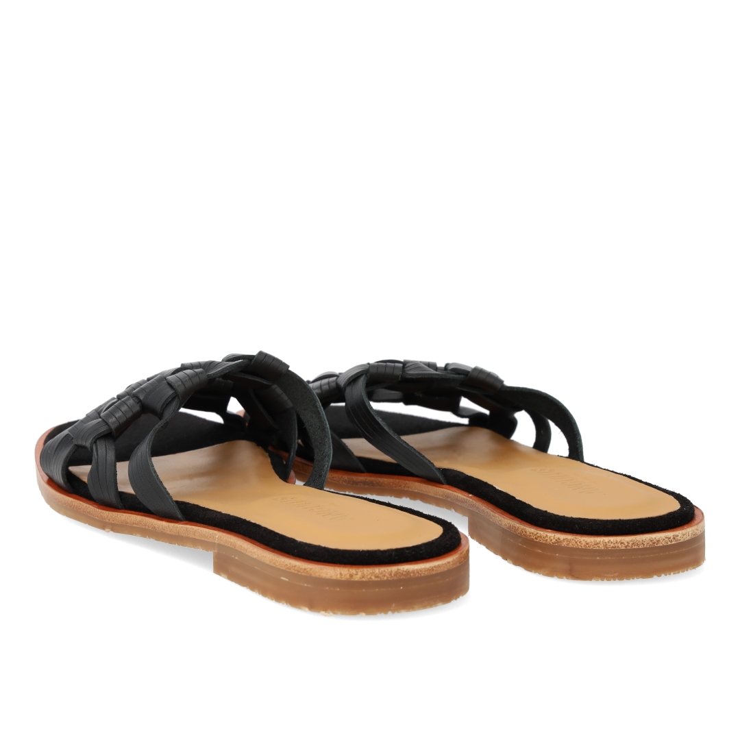 Slip-on sandal med fletdetalje