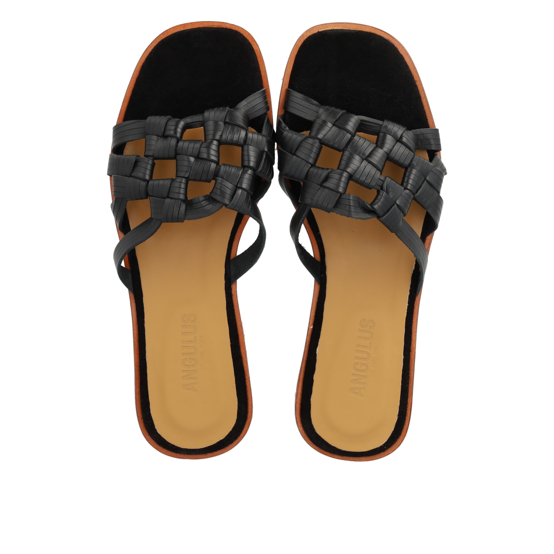 Slip-on sandal med fletdetalje