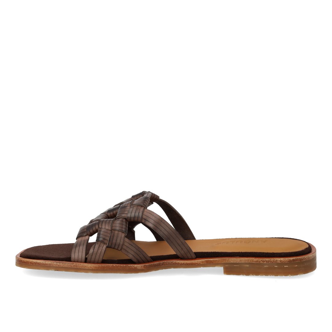 Slip-on sandal med fletdetalje