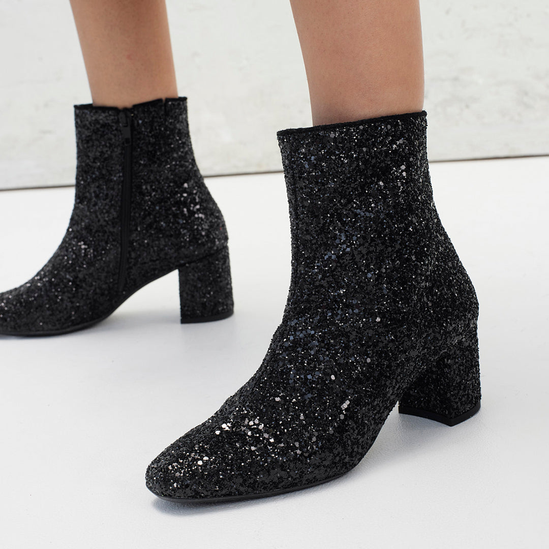 Funklende glitterstøvlet