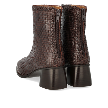 Håndflettet læderstøvlet med skulpturel blokhæl