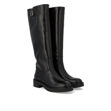 Langskaftet støvle med spændedetalje