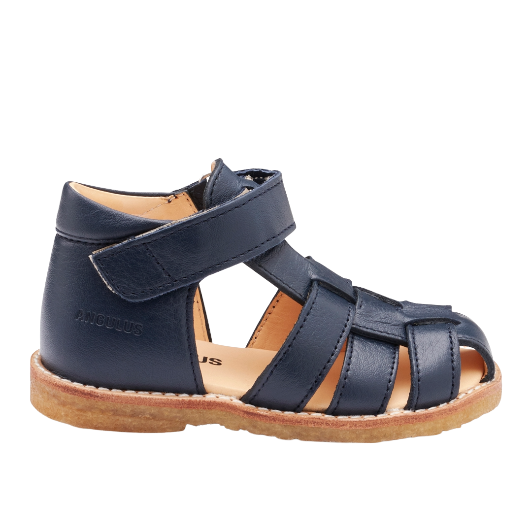 Begynder sandal med velcrolukning
